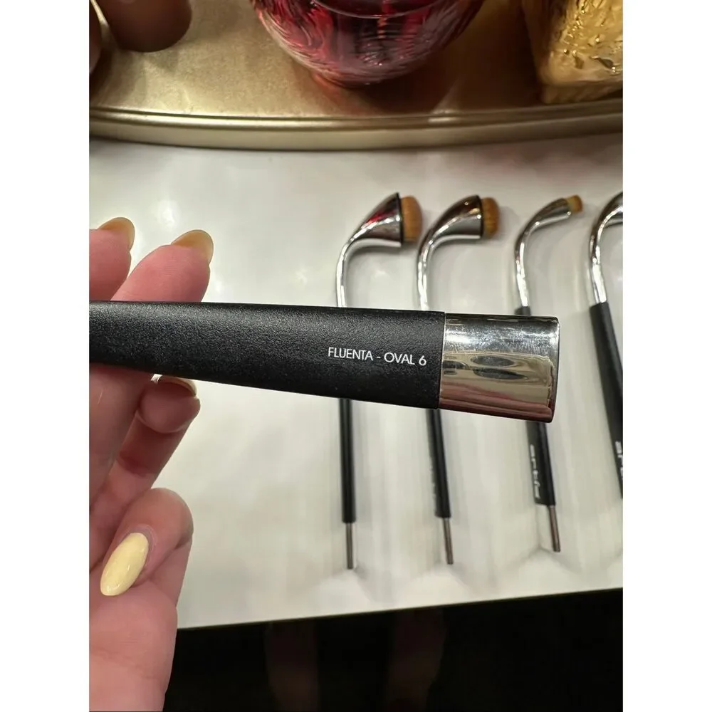 Artis Fluenta 5-Piece Makeup Brush Set Oval & Linear Brushes EUC Authentic